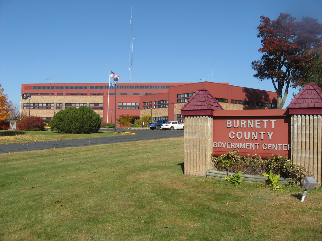 burnett-county-courthouse