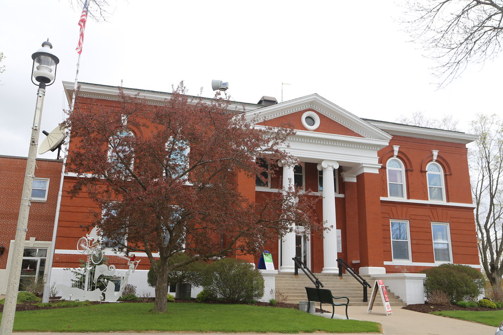 green-lake-county-courthouse