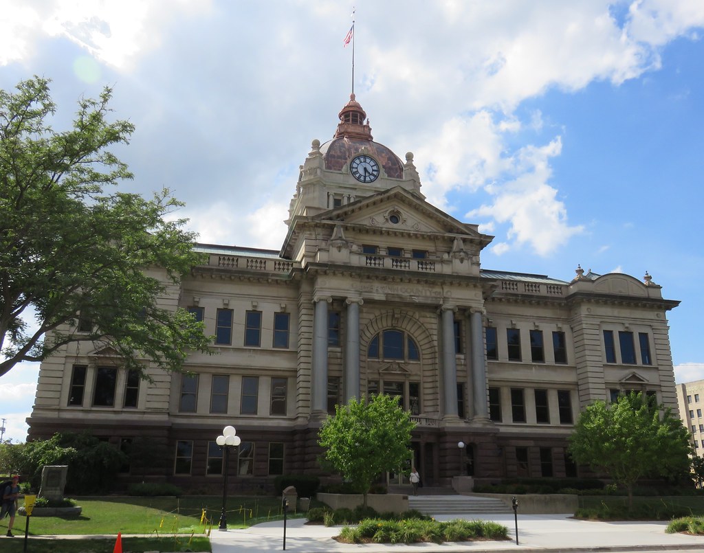 brown-county-courthouse